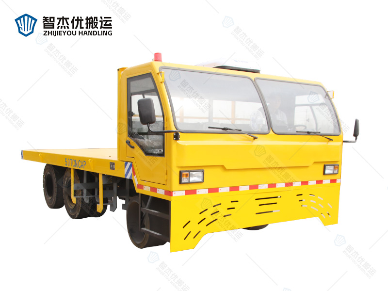 电动四轮平板车 载重力强，封闭驾驶